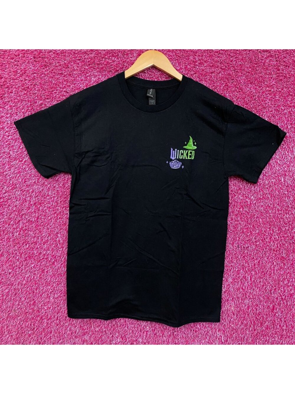 Wicked Elphaba and Glinda Logo Tshirt size Medium